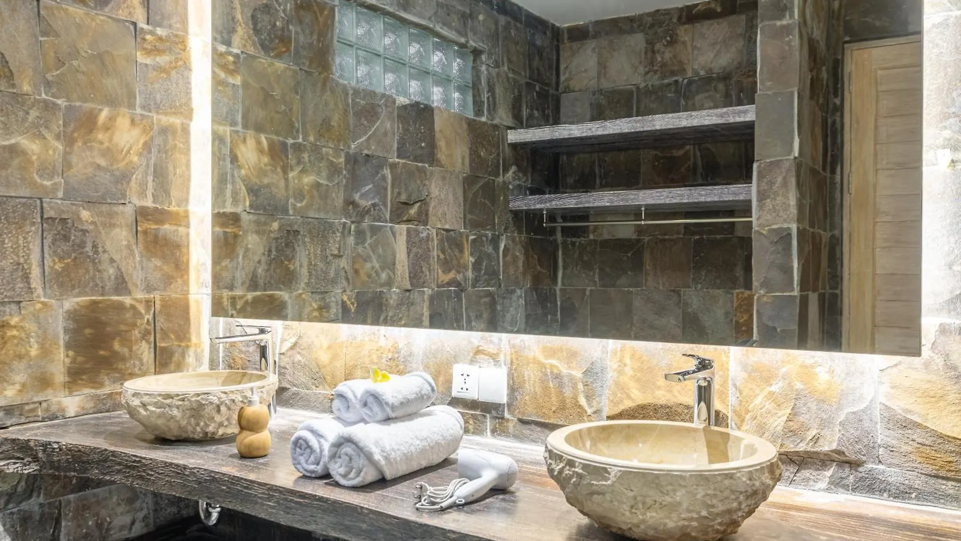 Brand New Luxury 3Br Villa Ethnic Ubud #3 0*, Ubud (Bali)